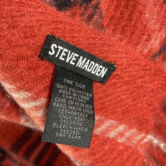 STEVE MADDEN Rusty Berry Plaid Fringed Rectangular Blanket Scarf Soft Fuzzy OS - Picture 7 of 9